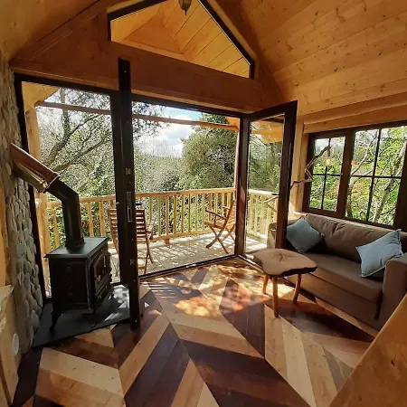 Ark Ranch Treehouse, Rainforest Oasis In West Cork Chalé