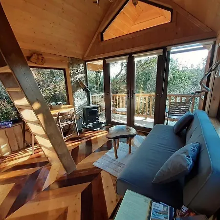 Ark Ranch Treehouse, Rainforest Oasis In West Cork Chalé
